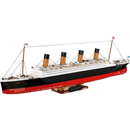 RMS Titanic 1:300 Scale